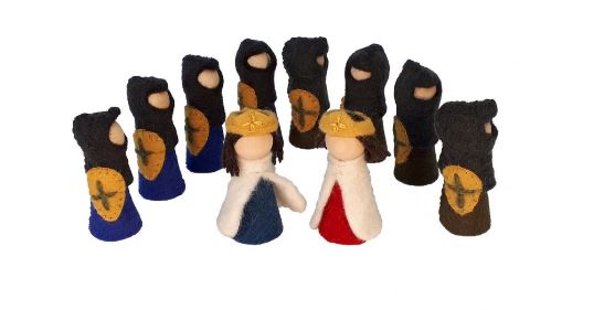 Royal Couple and 8 Knights 10 Pieces