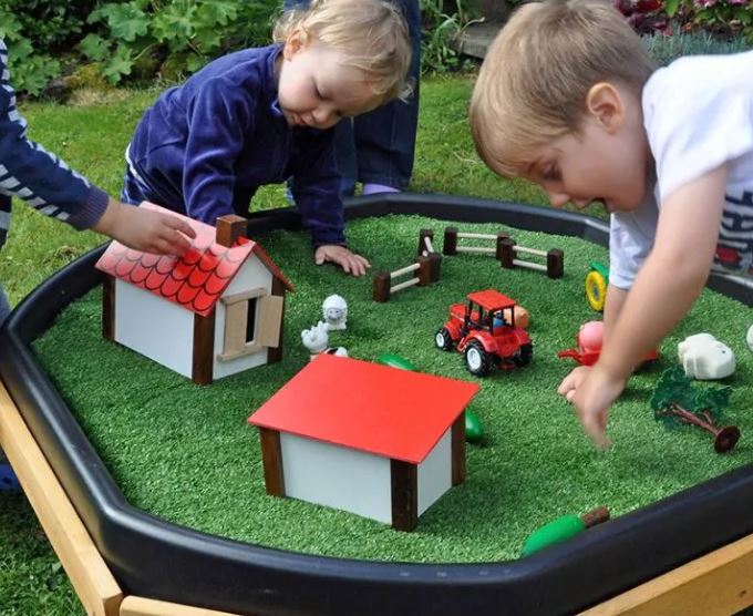 Große Spielwanne Graseinsatz